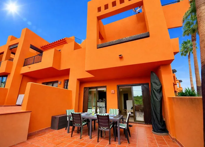 Oasis Con Piscina Y Sol